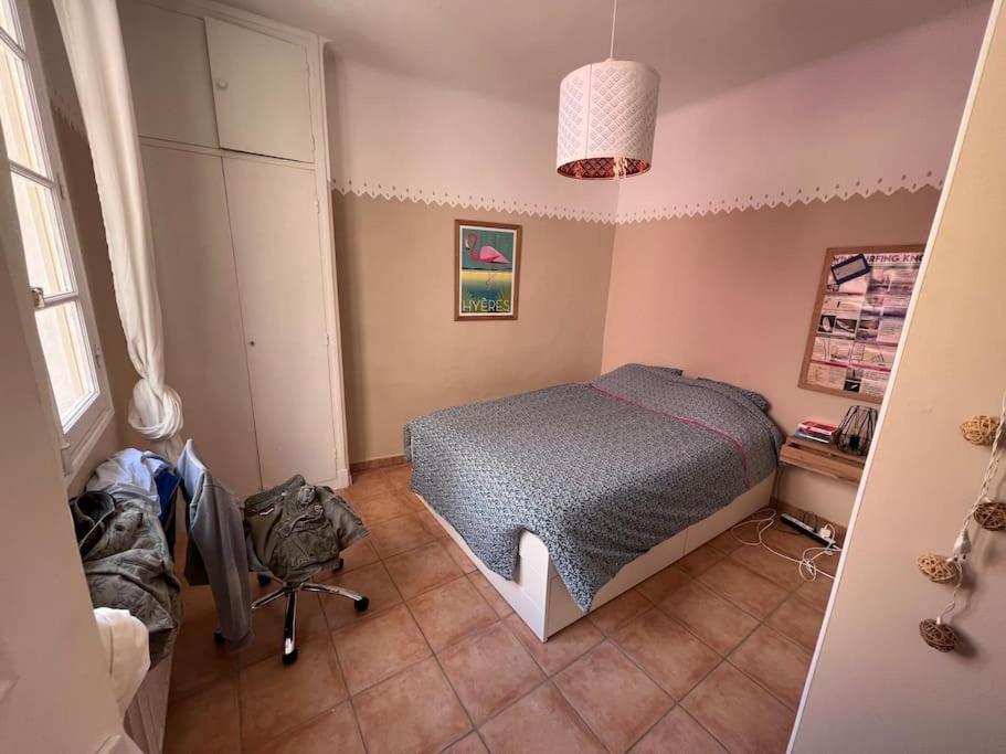 Maison Dans Les Rues Pietonnes Du Vieux Hyeres Luaran gambar